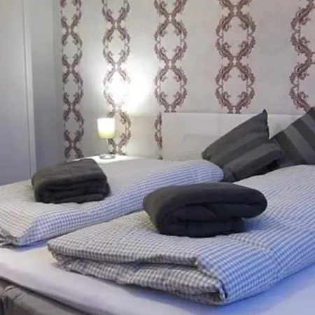 Laura * 朗格尔斯海姆